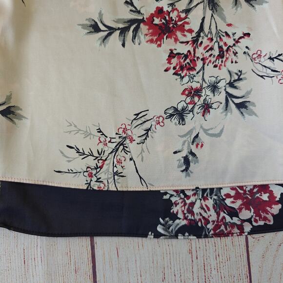 White House Black Market floral satin cami sz S - Picture 7 of 11